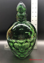 Load image into Gallery viewer, Wheaton Honeycomb Decanter
