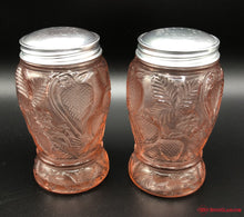 Load image into Gallery viewer, Salt &amp; Pepper Shaker Set
