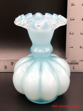 Load image into Gallery viewer, Fenton Melon Vase
