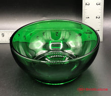 Load image into Gallery viewer, Anchor Hocking Green Bowls
