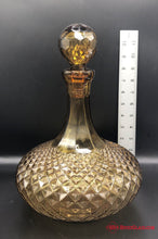 Load image into Gallery viewer, Diamond Cut Decanter
